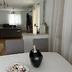 Ana Marija *